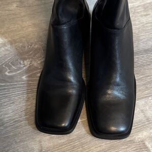 Naturalizer Women's Black Square-Toe Heeled Chelsea Boots